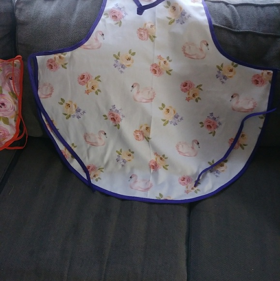 Aprons ect. - Picture 1 of 2